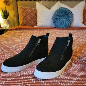 TIME AND TRU ANKLE BOOTS